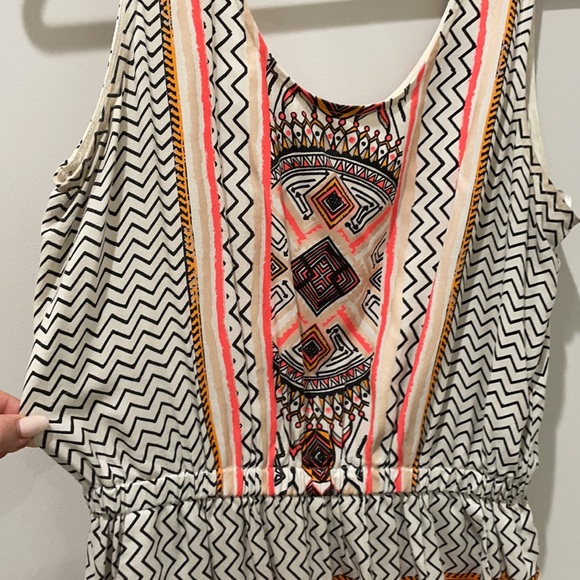 Cute minkpink romper! Medium - Picture 3 of 4